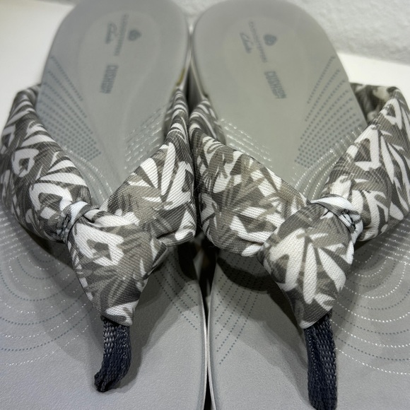 Clarks Arla Glison Ladies Cloudstepper Flip Flops |Size 8 - Picture 5 of 11